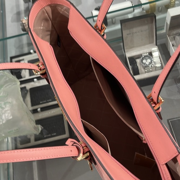 MICHAEL KORS 
Gilly Large Saffiano Leather Tote Shoulder Bag 
Primrose 
NWT - Picture 7 of 16